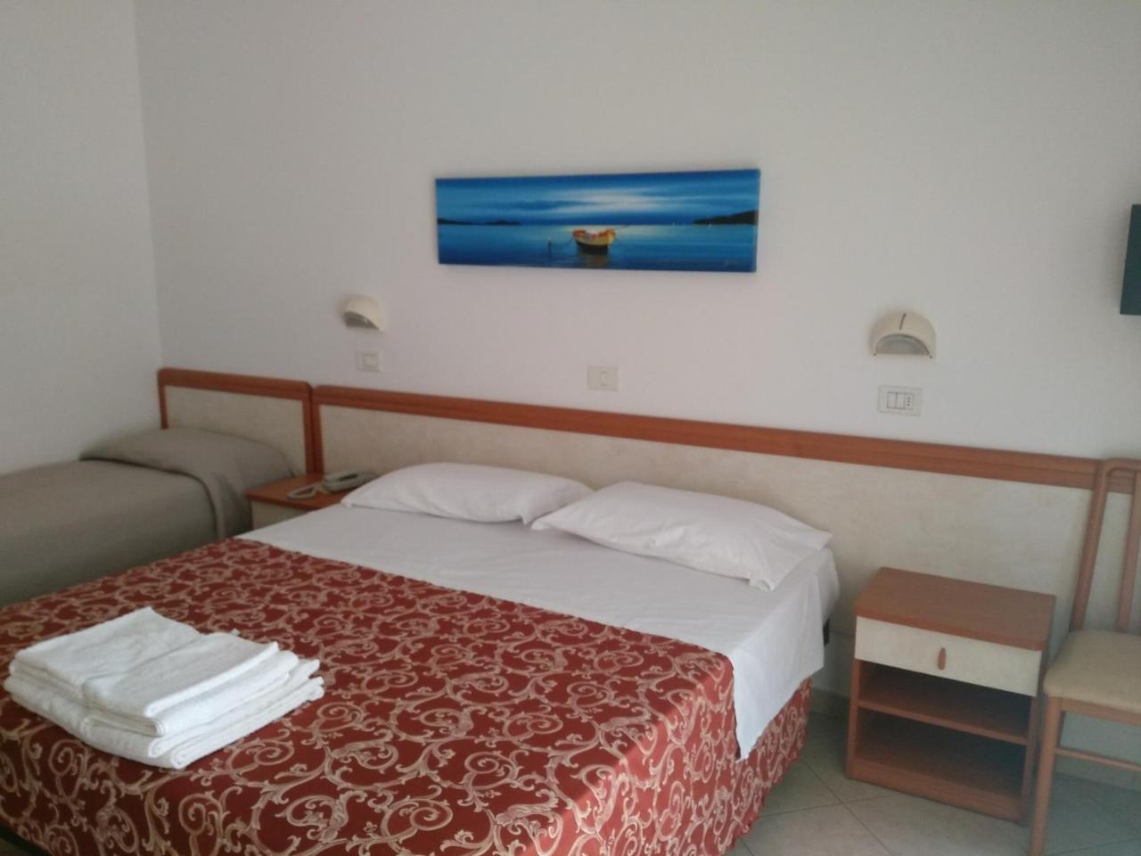Ivana Hotel 2*